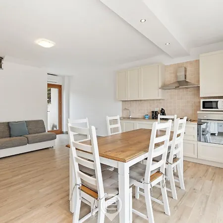 Дом отдыха Garden Delight House *