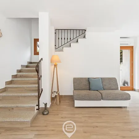 Estay - Garden Delight House - Aircon - Wifi - Parking * Chia